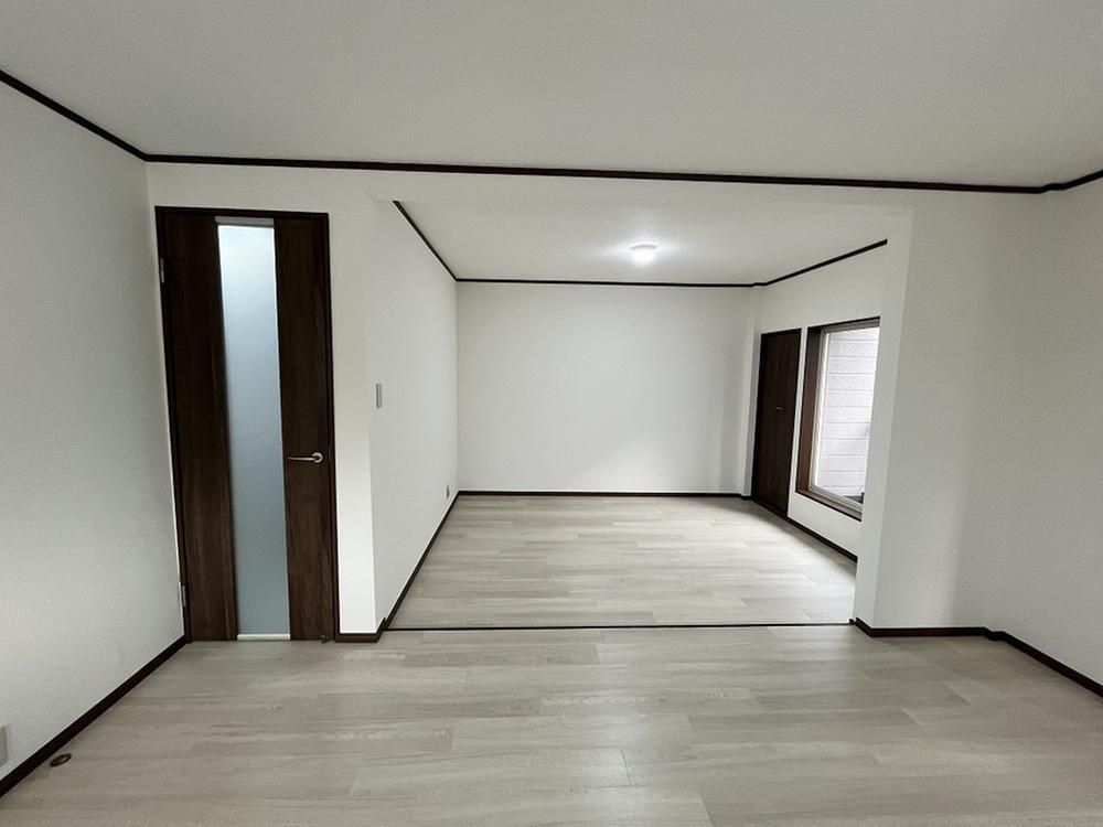 Renovated 3LDK House for Sale in Tsurumi-ku, Osaka - Thumbnail 3