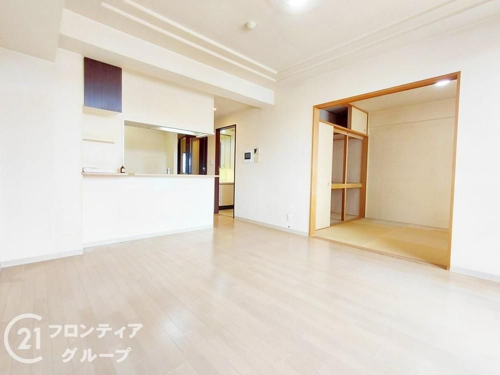 3LDK Apartment for Sale in Hirakata, Osaka - Thumbnail 3