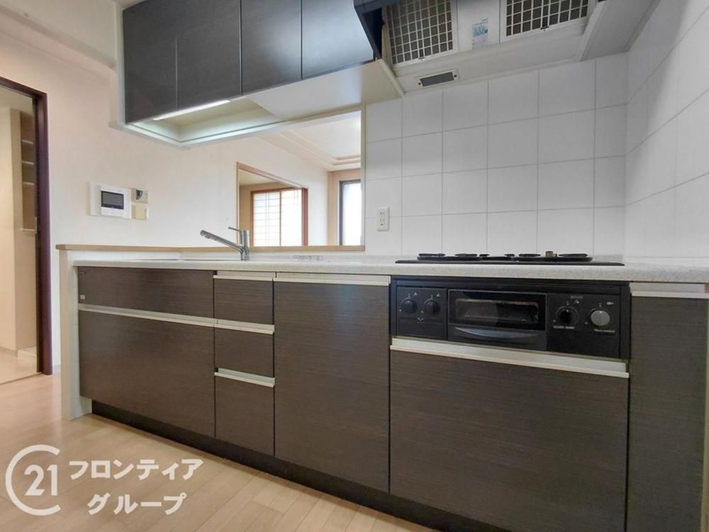 3LDK Apartment for Sale in Hirakata, Osaka - Thumbnail 2