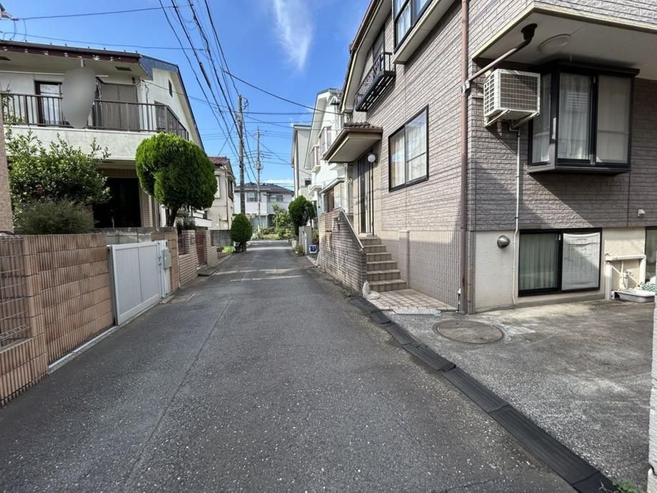 4LDK House for Sale in Fuchu, Tokyo with Parking - Thumbnail 3