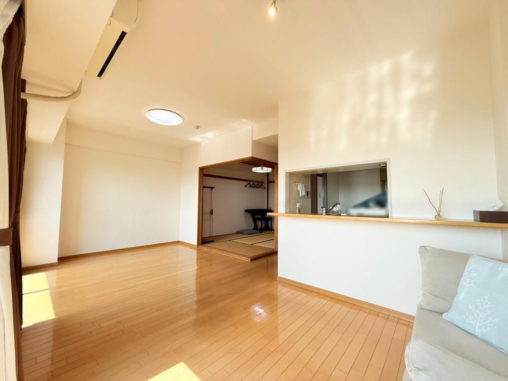Top-Floor 3LDK Apartment for Sale in Koshigaya, Saitama - Thumbnail 4