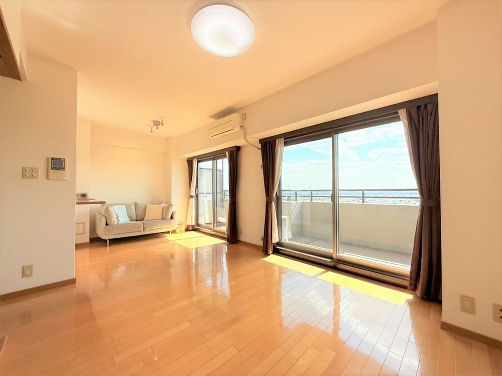 Top-Floor 3LDK Apartment for Sale in Koshigaya, Saitama - Thumbnail 3