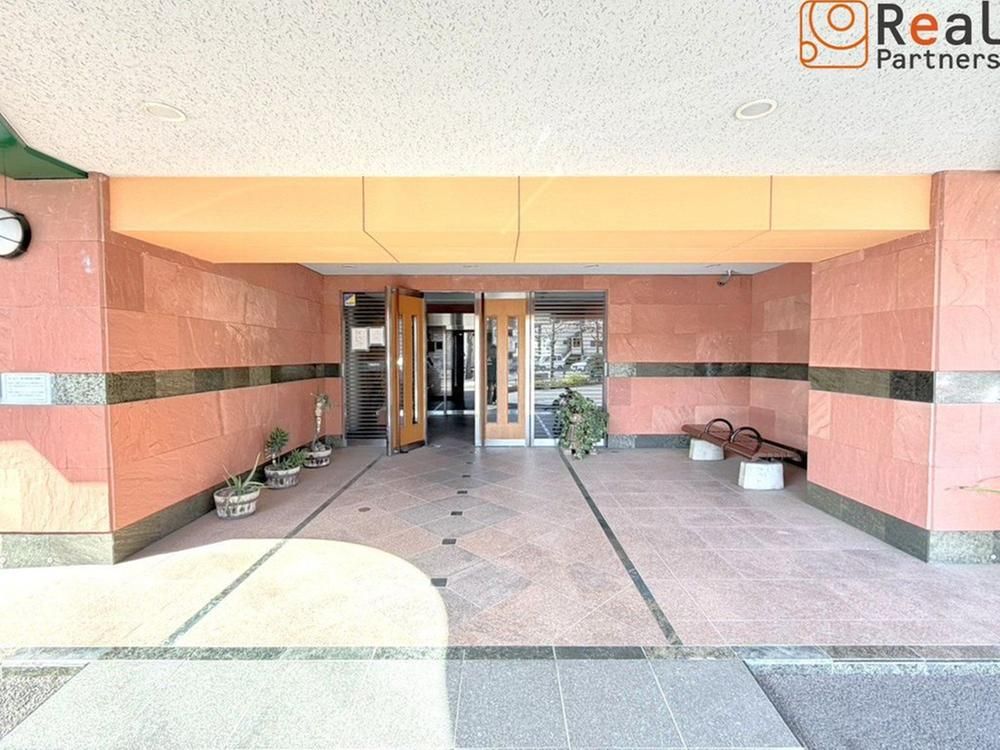 3LDK Apartment for Sale in Kawasaki with Mount Fuji Views - Thumbnail 4