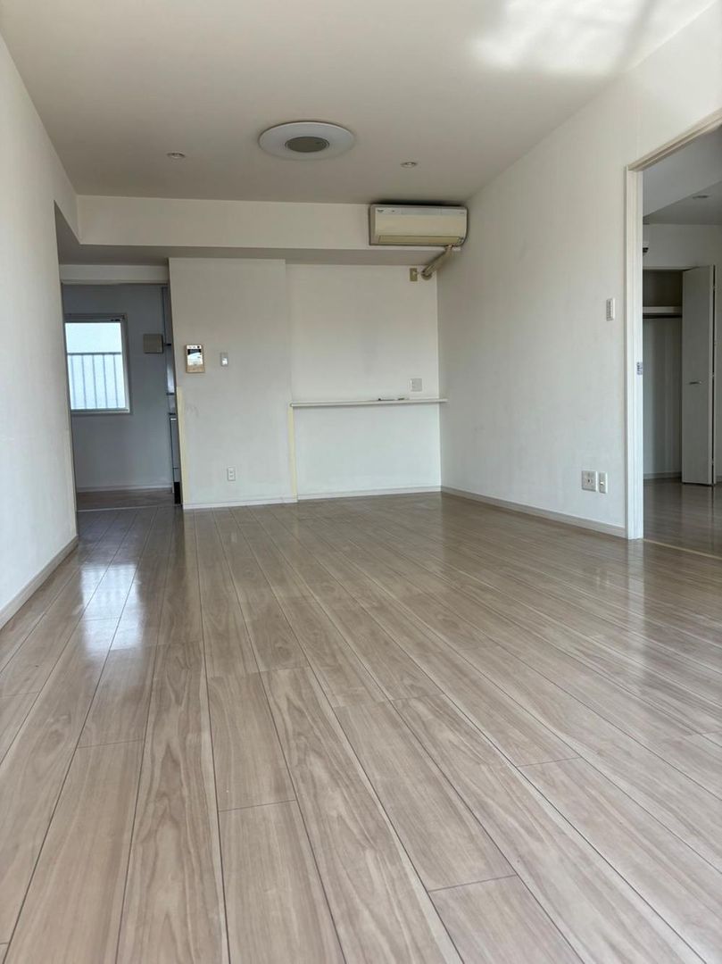 Bears Court Mihama B 3LDK Apartment in Chatan, Okinawa - Thumbnail 3