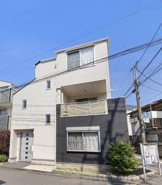 4LDK Detached House in Nakano, Tokyo for Sale - Thumbnail 2