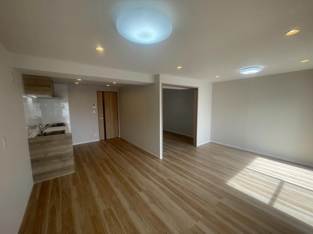 Renovated 2LDK Apartment in Sendai Miyagino Ward - Thumbnail 3