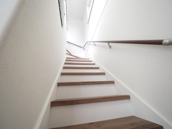 4LDK Detached House for Sale in Quiet Asahikawa Neighborhood - Thumbnail 4