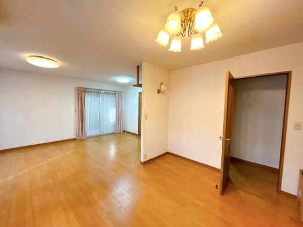 4LDK House for Sale in Hitachinaka, Ibaraki - 127m2 - Thumbnail 4