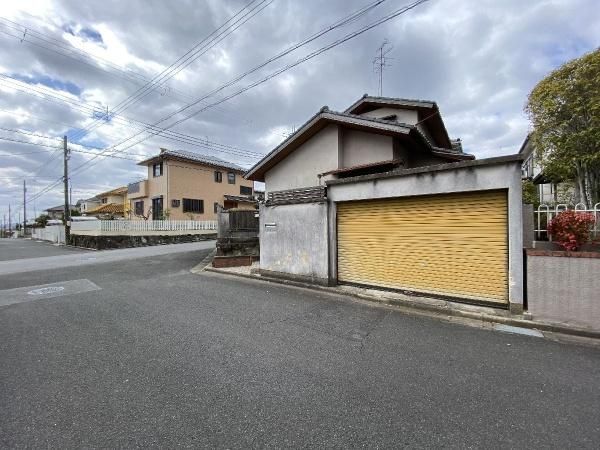 Land for Sale in Ikoma City, Nara - 213.57 sqm Corner Lot - Thumbnail 2