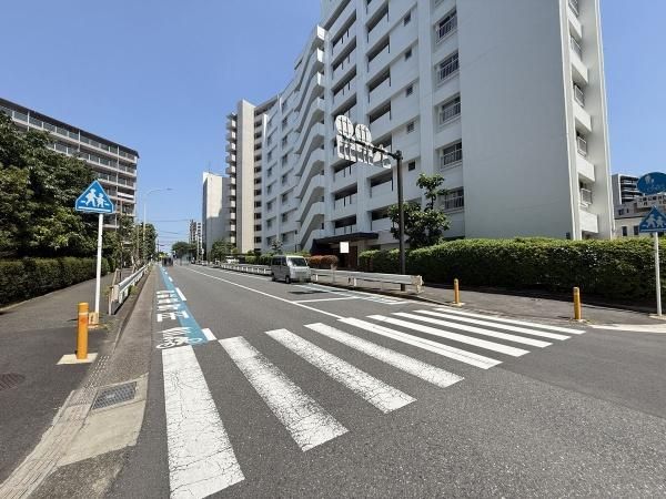 2LDK Apartment for Sale in Fujisawa, Kanagawa - 54.9m2 - Thumbnail 2