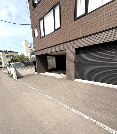 Land for Sale in Maruyama, Sapporo - 161.82 m² - Thumbnail 3