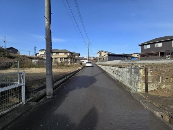 Land for Sale in Kosaka-cho, Ushiku, Ibaraki - 256 sqm - Thumbnail 3