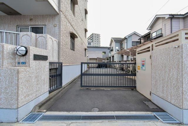 Renovated 2LDK Apartment in Kawasaki Ward, Kanagawa - Thumbnail 2