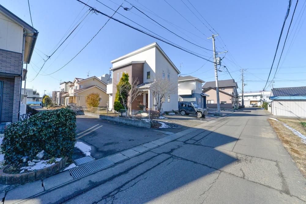 Spacious 2LDK+S Detached House in Fukushima City with Large Garden - Thumbnail 2