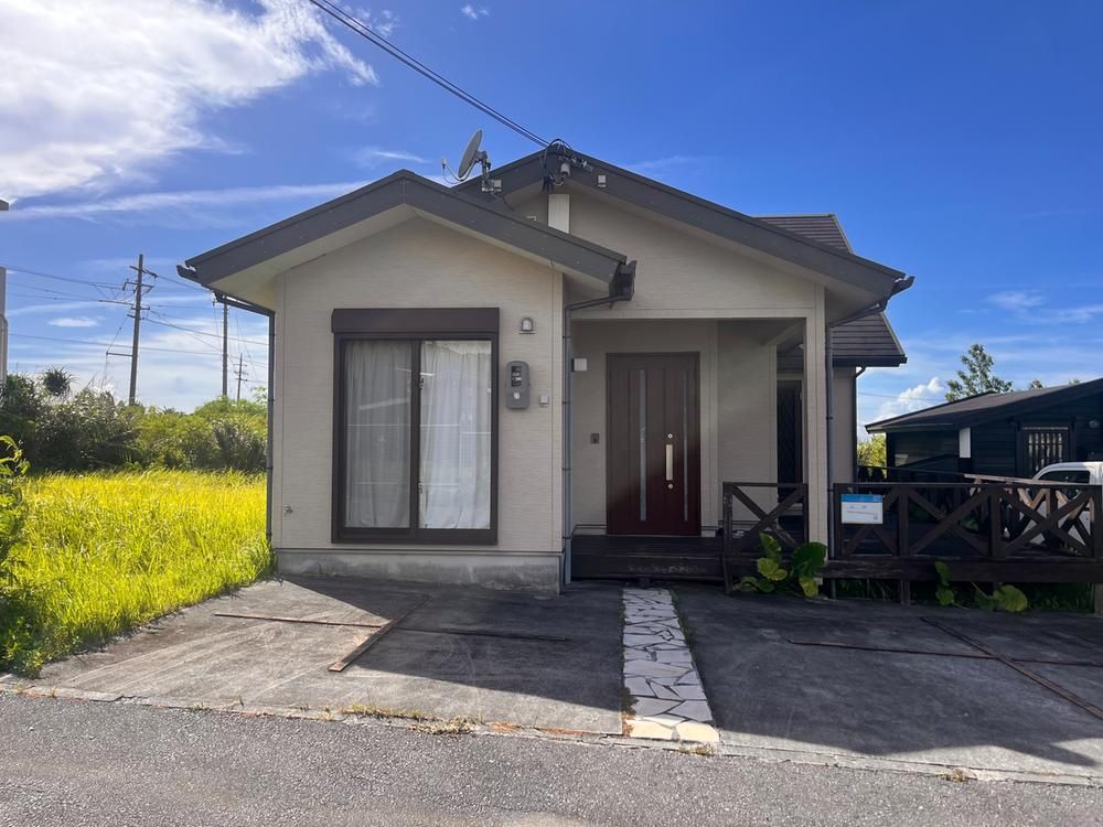 3LDK Wooden House for Sale in Nakijin, Okinawa - 109 sqm - Thumbnail 2