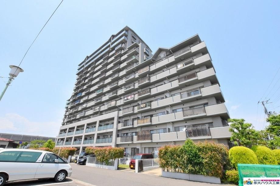 2002 RC Apartment in Taihaku Ward, Sendai - Thumbnail 2
