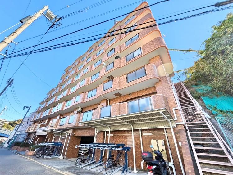 Lions Mansion Hodogaya Minami - 2DK Corner Apartment in Yokohama - Thumbnail 2
