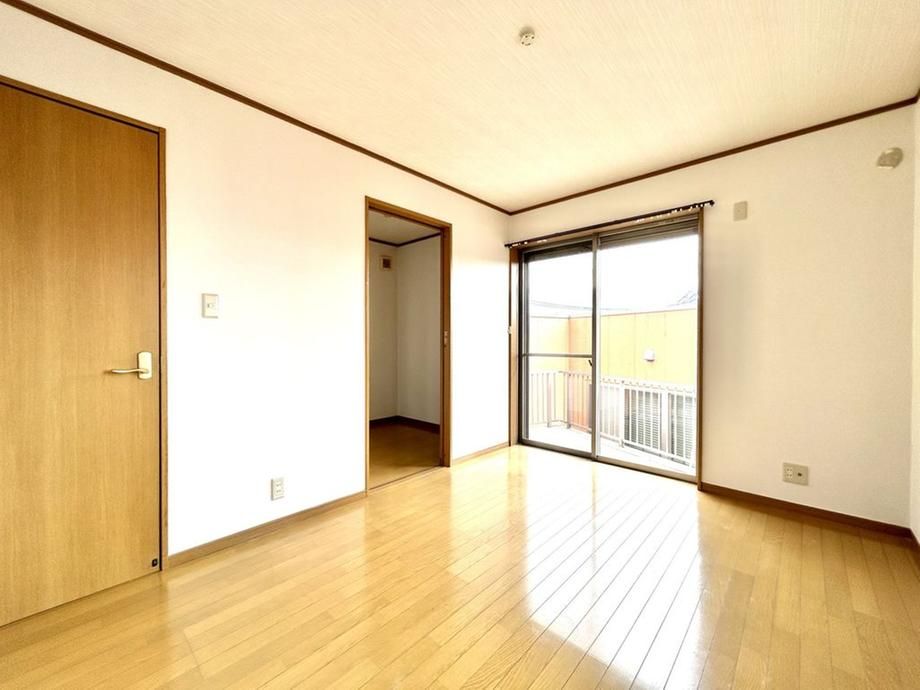 3-Story Detached House for Sale in Kamakura, Kanagawa - Thumbnail 2