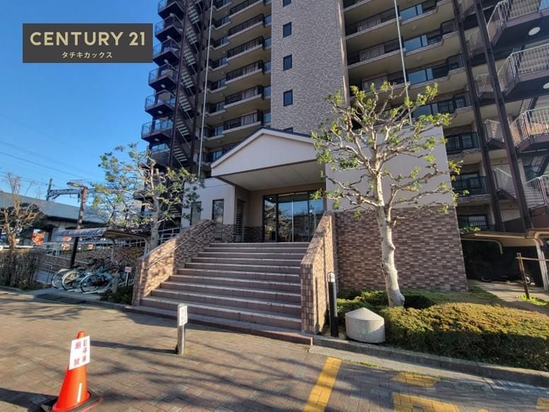 3LDK Apartment for Sale in Koga, Ibaraki Near Station - Thumbnail 2