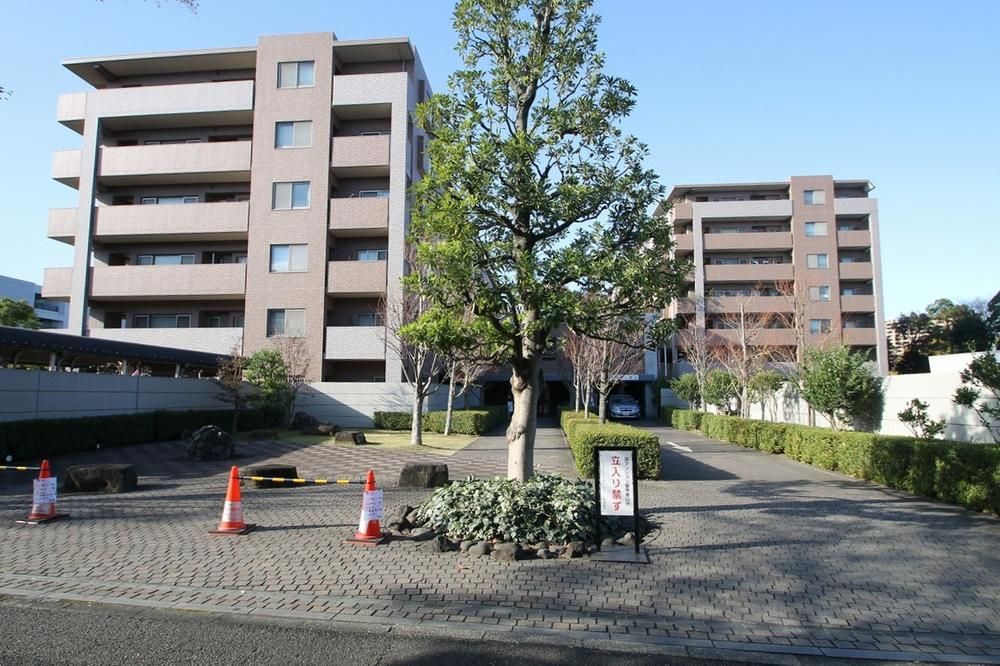 4LDK Apartment for Sale in Kawasaki-ku, Kanagawa Prefecture - Thumbnail 2