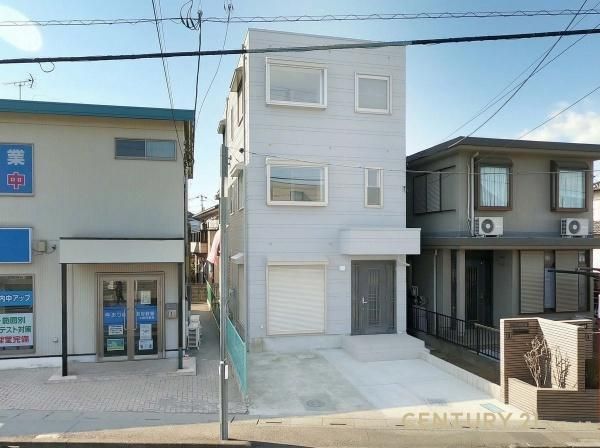 Renovated 5LDK+S House near Owada Station, Saitama - Thumbnail 2