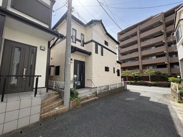 4LDK House for Sale in Funabashi, Chiba - 39.8M Yen - Thumbnail 2