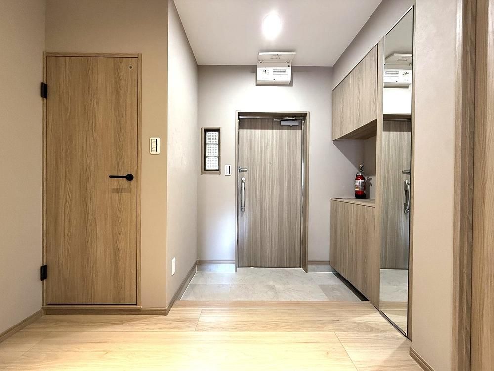 Renovated 2LDK Apartment 64.89m2 in Naha, Okinawa - Thumbnail 2