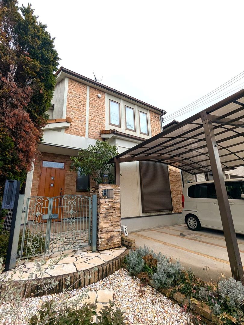 Renovated 4LDK Detached House for Sale in Izumisano, Osaka - Thumbnail 2