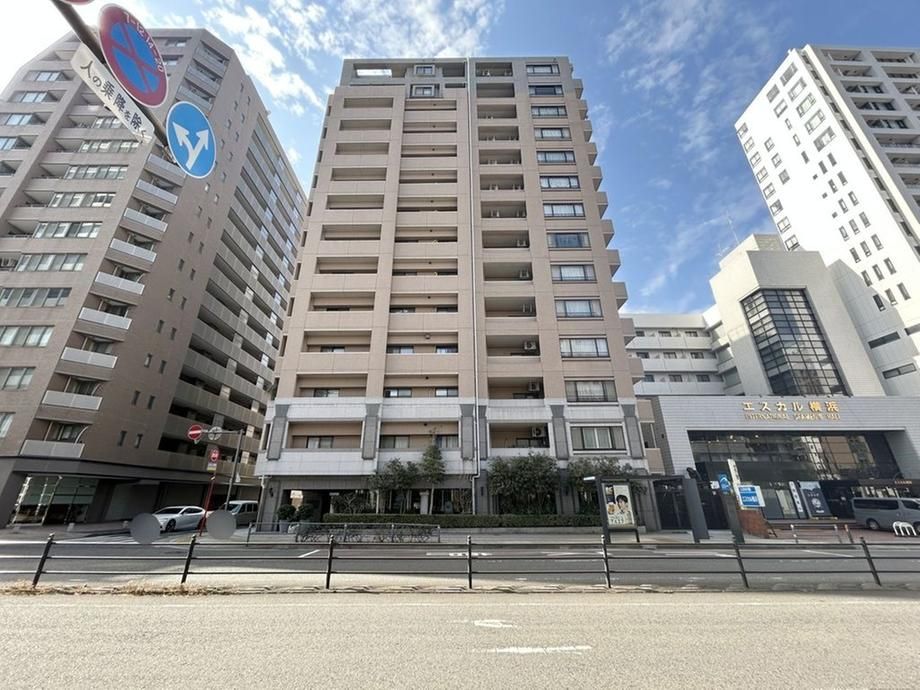 2LDK Apartment for Sale in Naka-ku, Yokohama - 63.83 sqm - Thumbnail 4