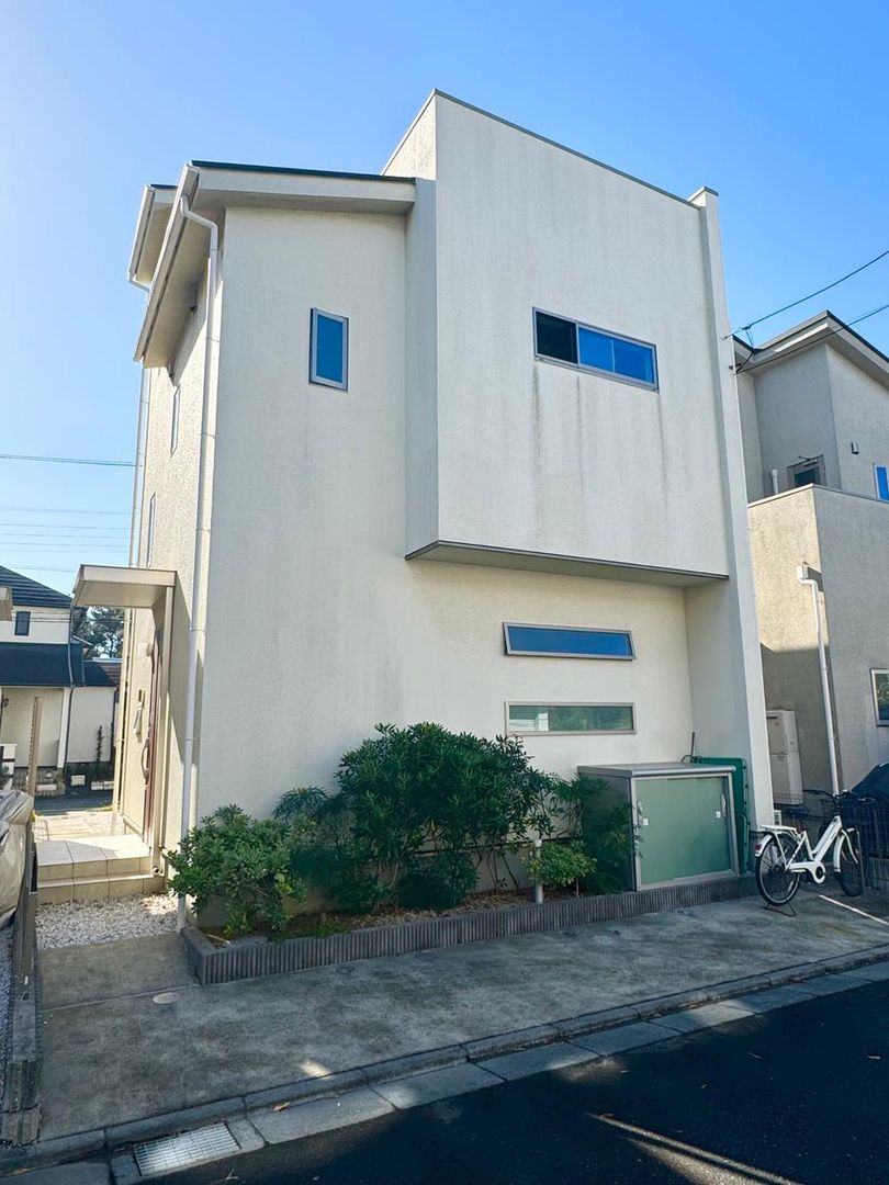 4LDK House for Sale in Fujisawa with Ocean Proximity and Fuji Views - Thumbnail 2