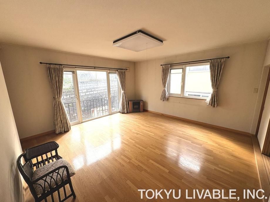 3-Storey House for Sale in Toyohira Ward, Sapporo, 218.7m2 - Thumbnail 4