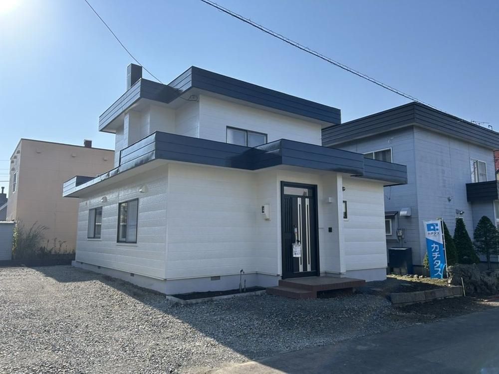 Renovated 3LDK House in Ebetsu, Hokkaido - 96m2 - Thumbnail 2