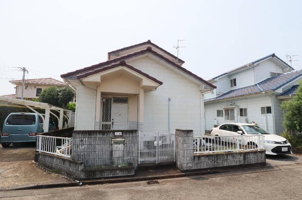 4LDK Detached House for Sale in Miyazaki City - 6.5 Million Yen - Thumbnail 4