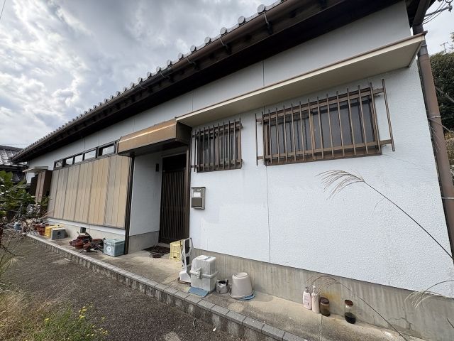 Wooden 7DK House with Land in Minamiawaji, Hyogo - Image 1