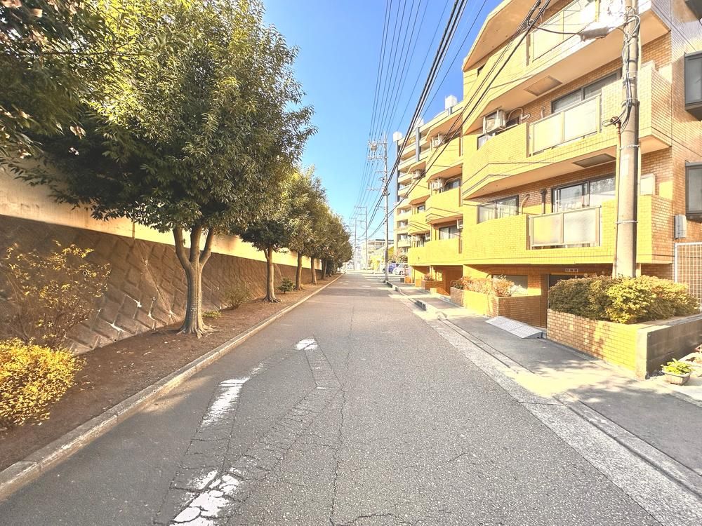 2K Apartment for Sale in Chuo-rinkan, Yamato City - 35.76m2 - Thumbnail 2