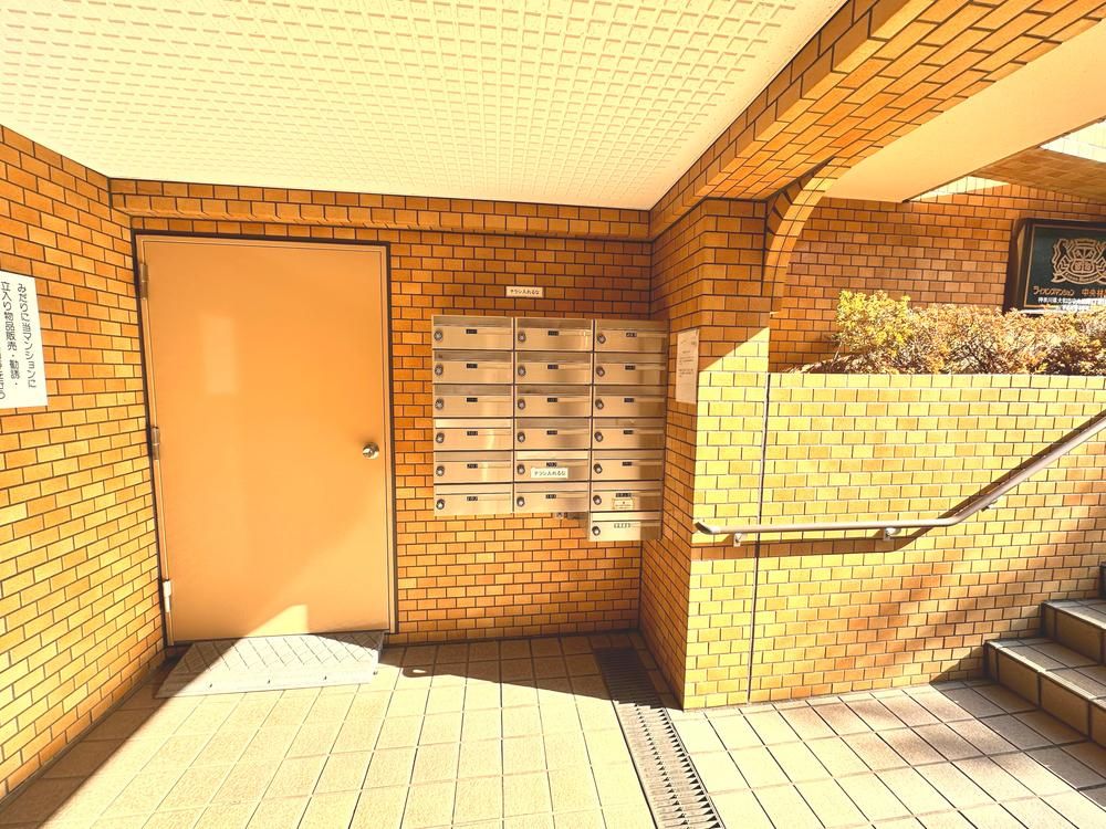 2K Apartment for Sale in Chuo-rinkan, Yamato City - 35.76m2 - Thumbnail 3