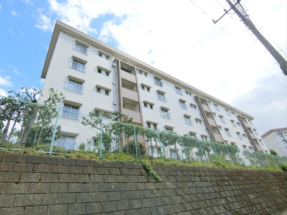 Renovated 2LDK Apartment in Kawasaki Miyamae Ward - Thumbnail 3