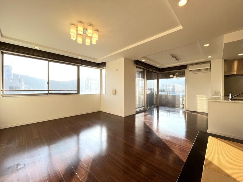 2LDK Apartment for Sale in Takamatsu, Kagawa - 109.5 sqm - Thumbnail 4