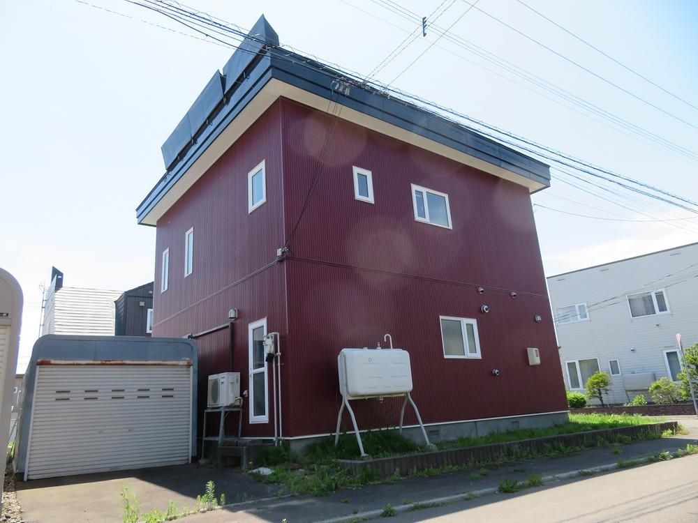 4LDK House for Sale in Kita Ward, Sapporo - 240.8 sqm Land - Thumbnail 2