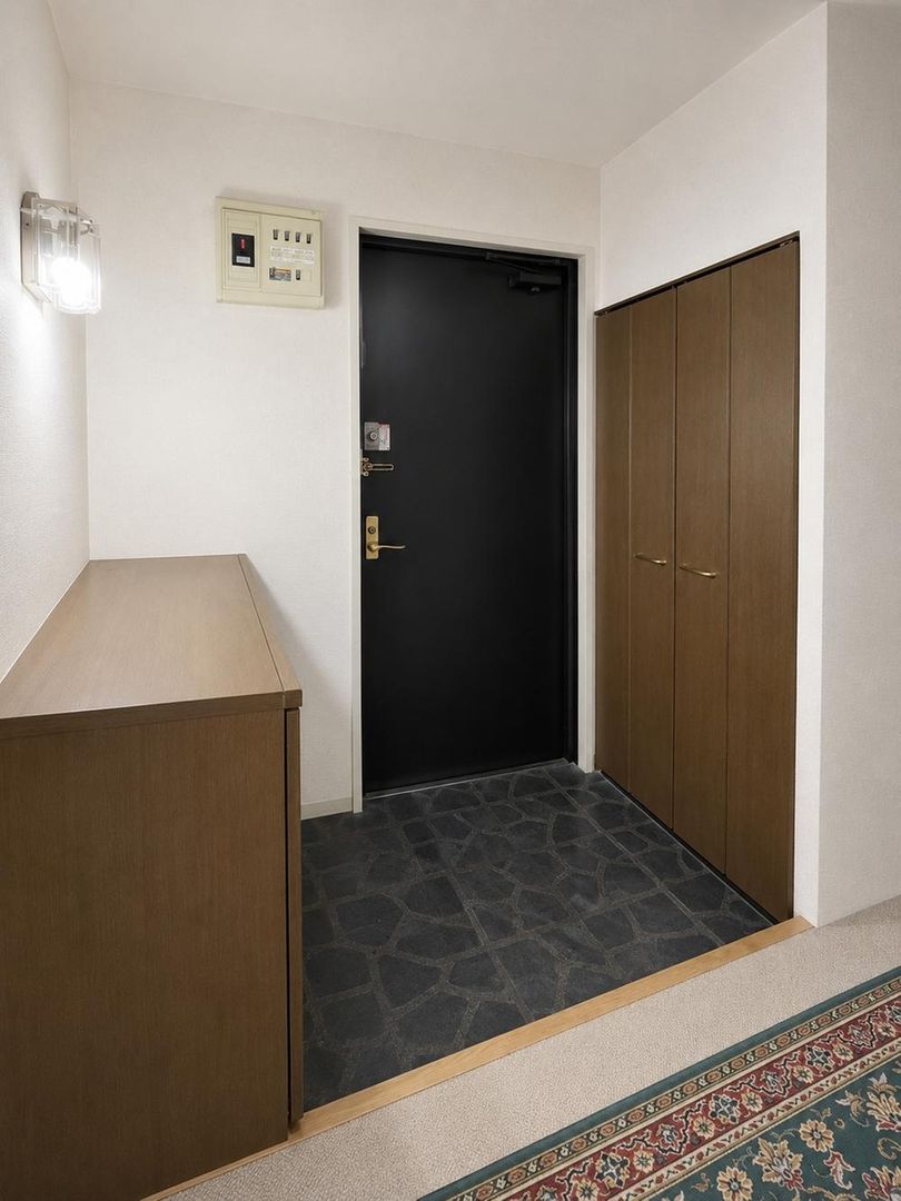 4LDK South-Facing Apartment for Sale in Sapporo's Ainosato - Thumbnail 3