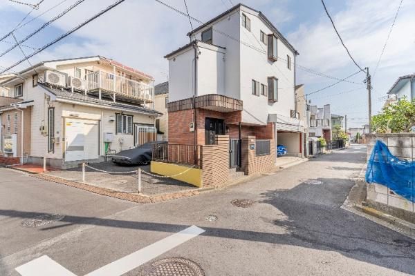 Renovated 2LDK House with Garage in Tsurumi, Yokohama - Thumbnail 3