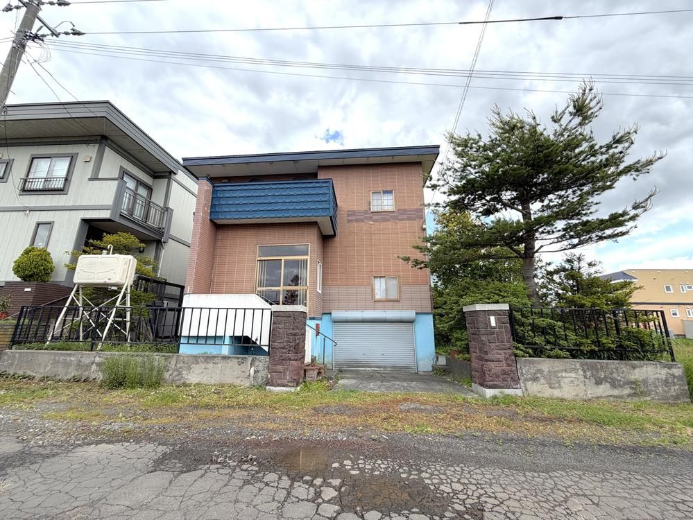 4LDK Detached House in Tobetsu-cho, Hokkaido - 3.75 Million Yen - Thumbnail 2