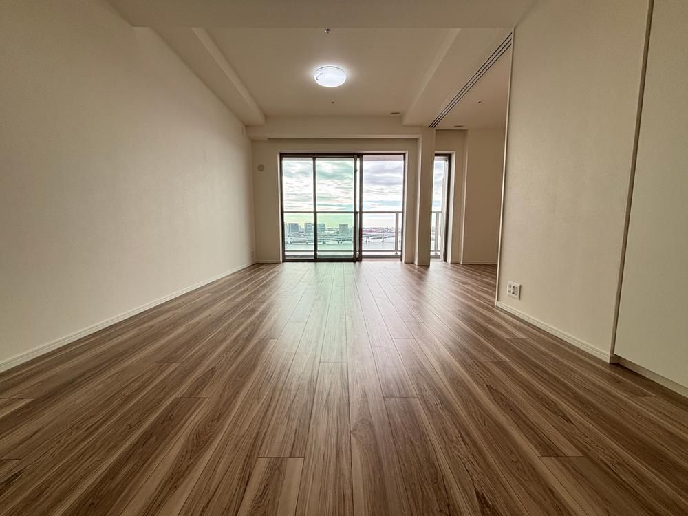New 3LDK Apartment for Sale in Harumi, Chuo Ward, Tokyo - Thumbnail 2