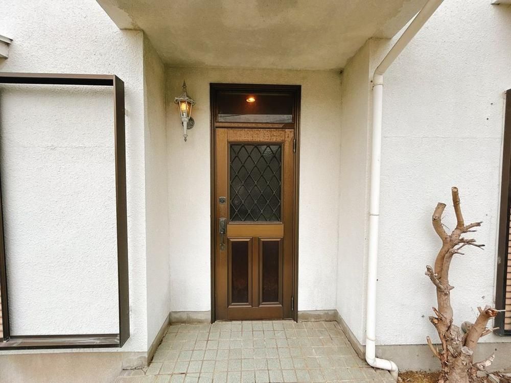 Renovated 4LDK Detached House in Kobe's Tarumi Ward - Thumbnail 2
