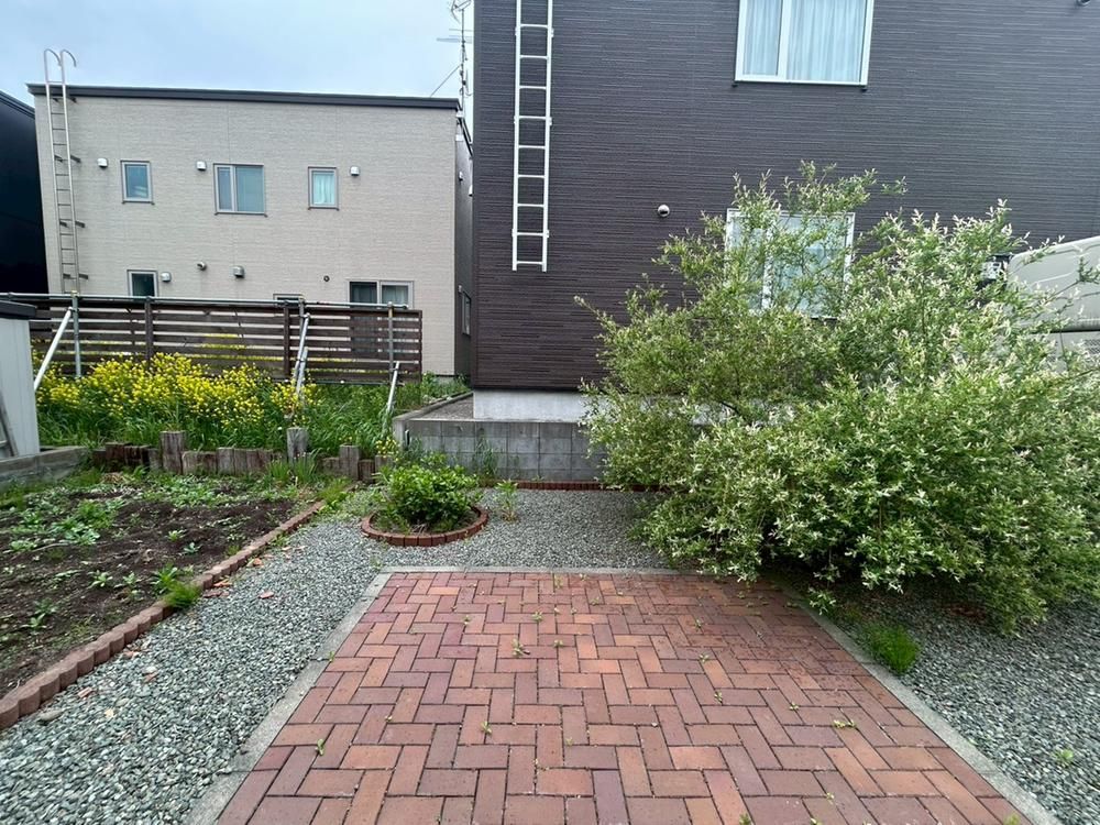 Renovated 4LDK House Near Nopporo Station in Ebetsu - Thumbnail 3