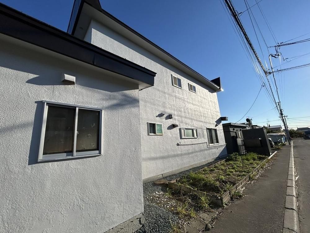 Renovated 6LDK+S House in Kitami, Hokkaido - 317.55m² Land - Thumbnail 3
