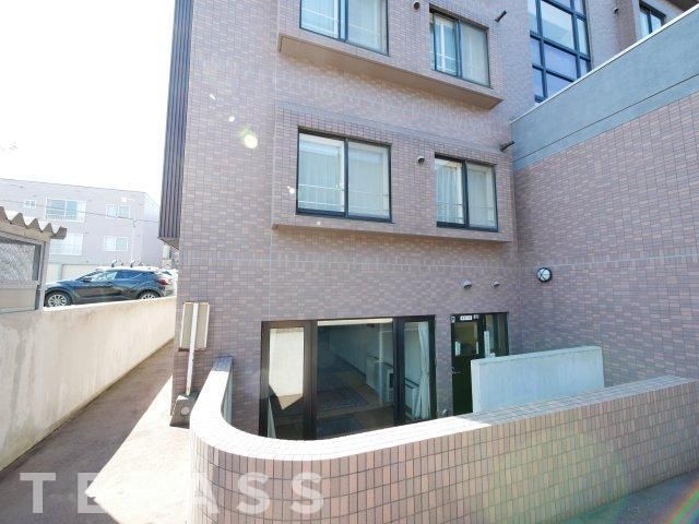4LDK 91.94m² Apartment in Sapporo Teine for Sale - Thumbnail 2