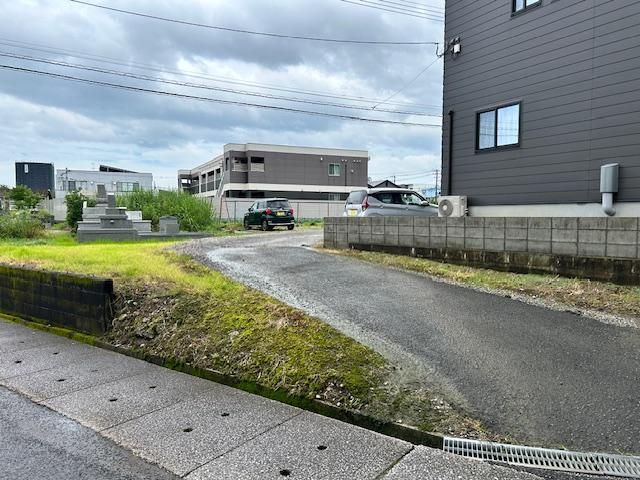Land for Sale in Miyazaki City, 592 sqm, 28 Million Yen - Thumbnail 2