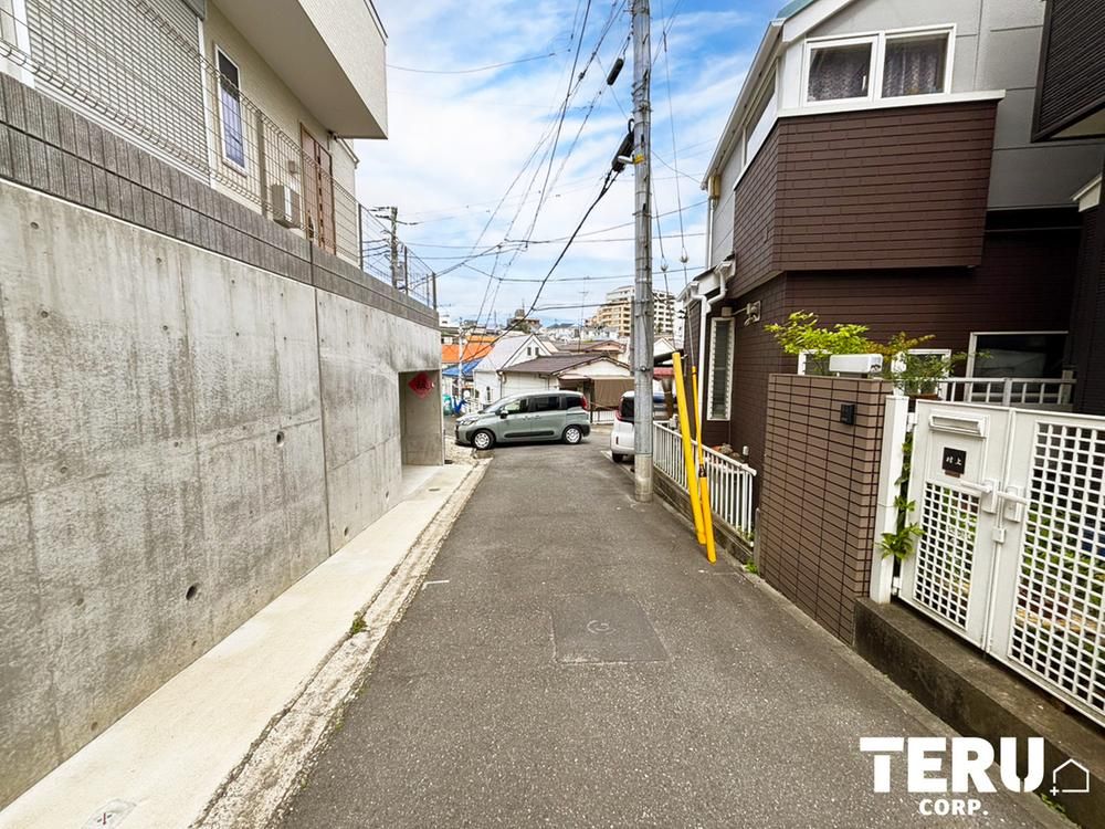 Modern 3LDK House in Minami Ward, Yokohama - 102m² - Thumbnail 4