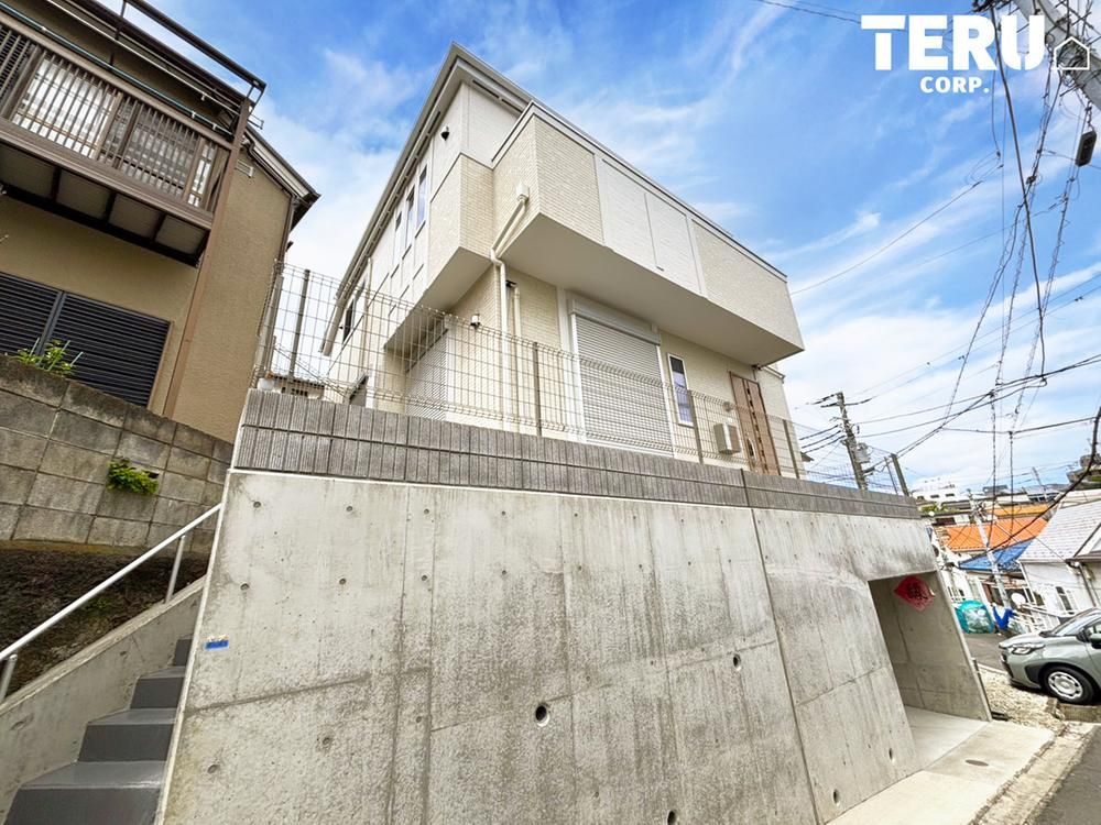 Modern 3LDK House in Minami Ward, Yokohama - 102m² - Thumbnail 2